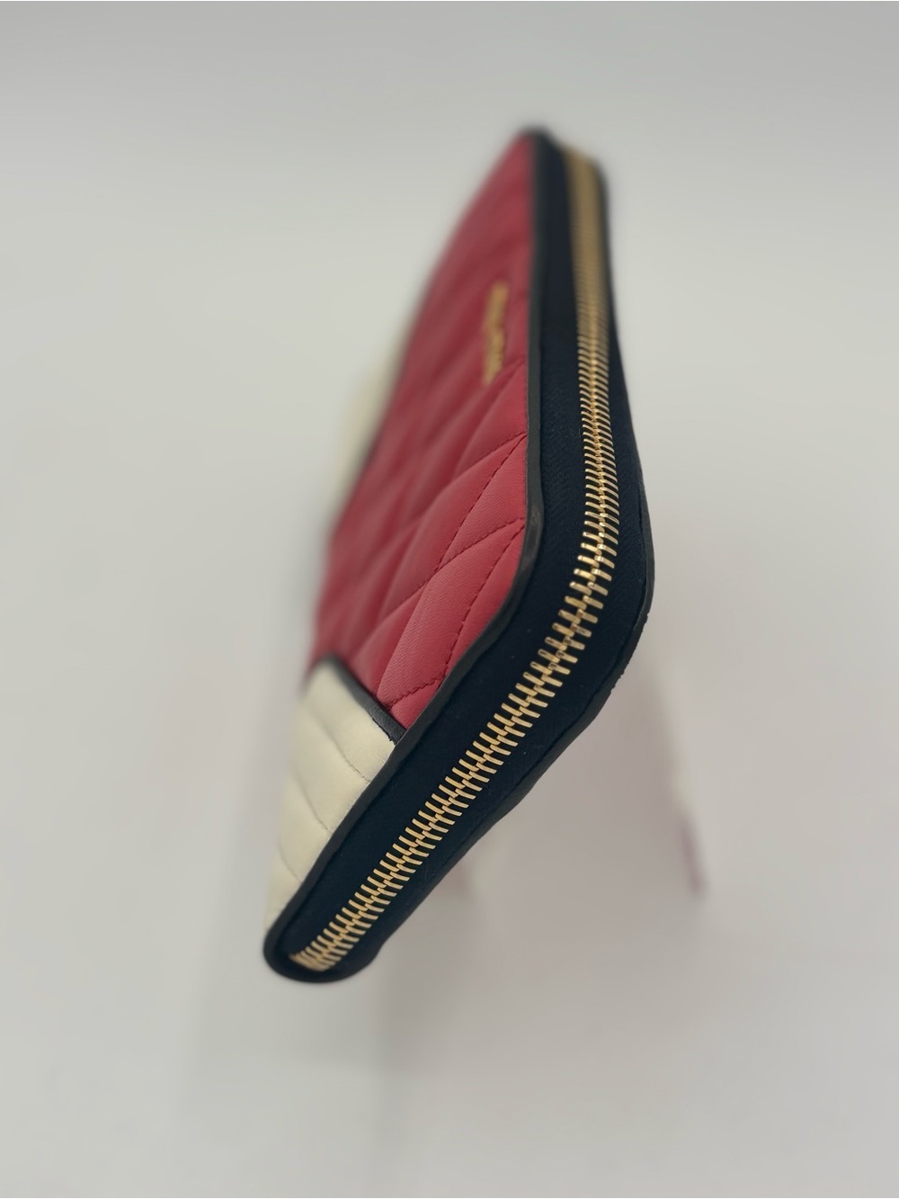 Miu Miu Rosso & Bianco Quilted Nappa Leather Zip Around Wallet - Picture 4 of 10